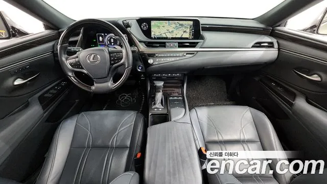 Lexus ES 2021