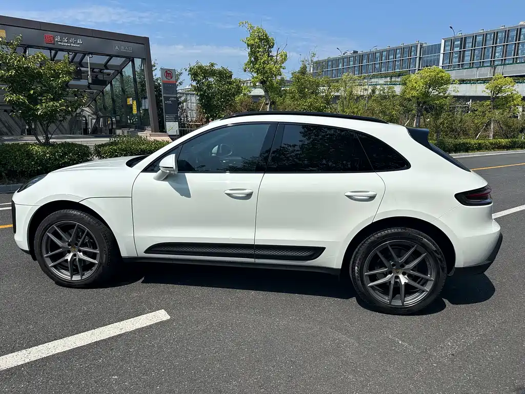 Porsche Macan 2022