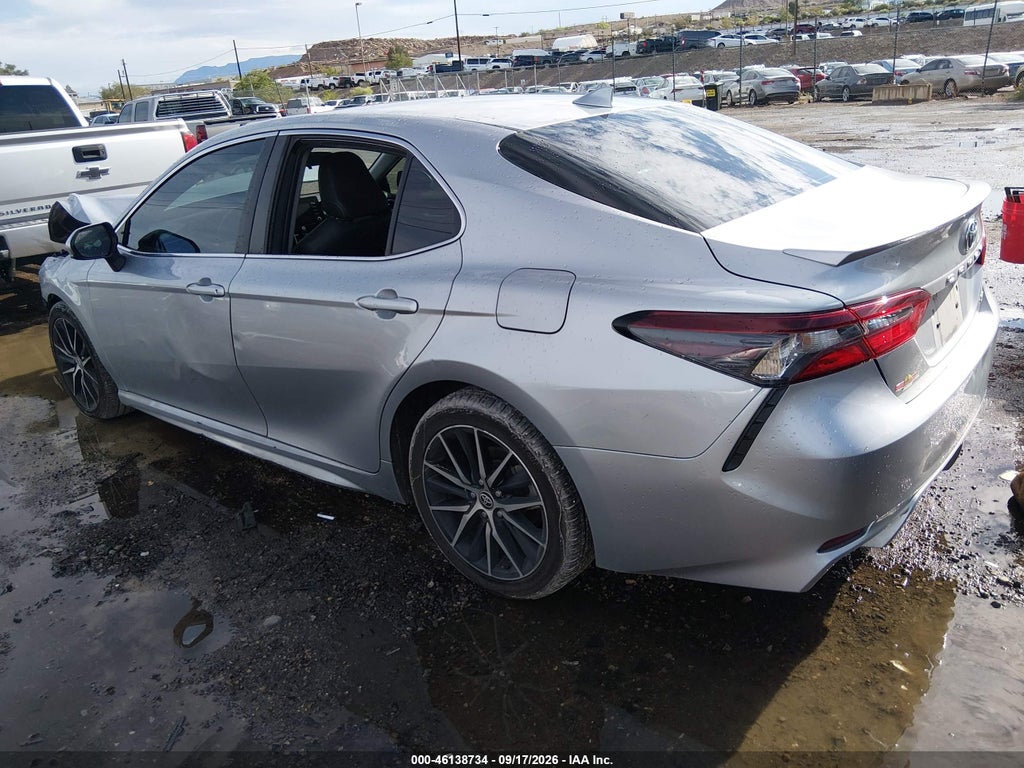 Toyota Camry 2021