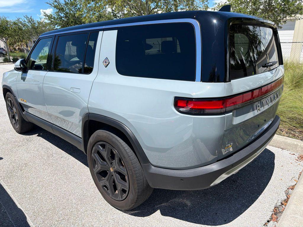 Rivian R1S 2023