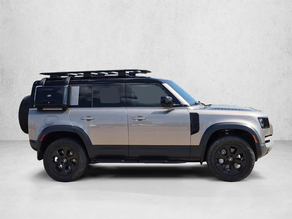 Land Rover Defender 2023