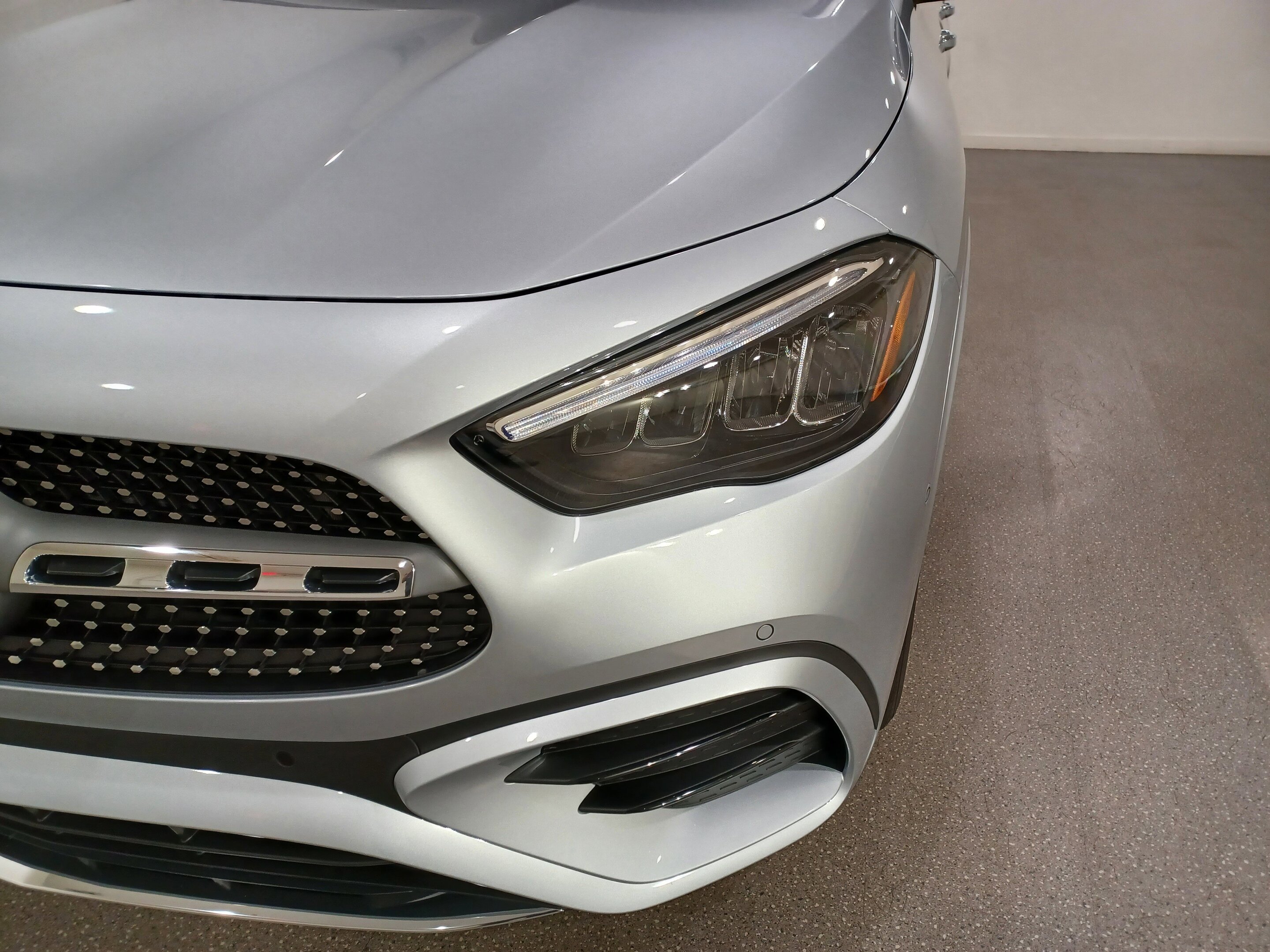 Mercedes-Benz GLA 2025