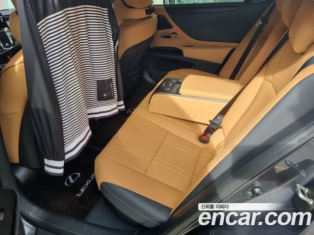Lexus ES 2024