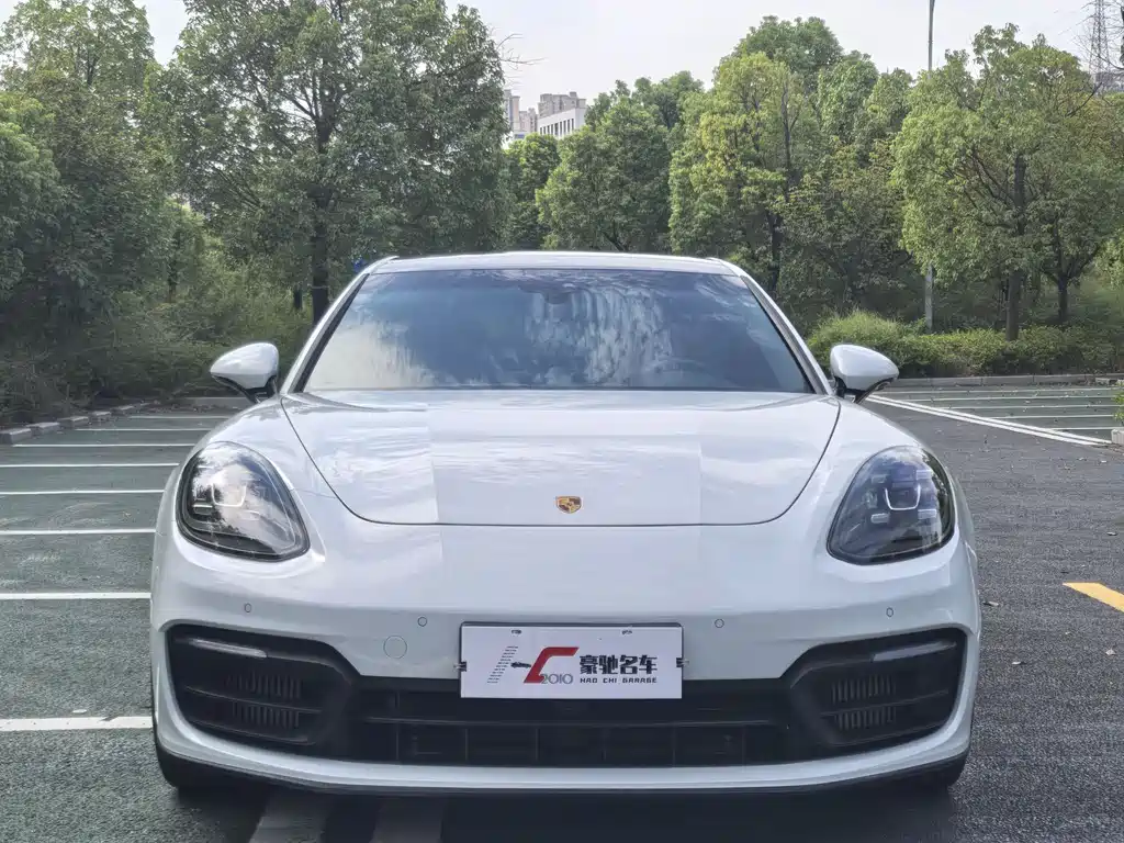 Porsche Panamera 2024