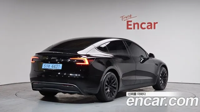 Tesla Model 3 2025