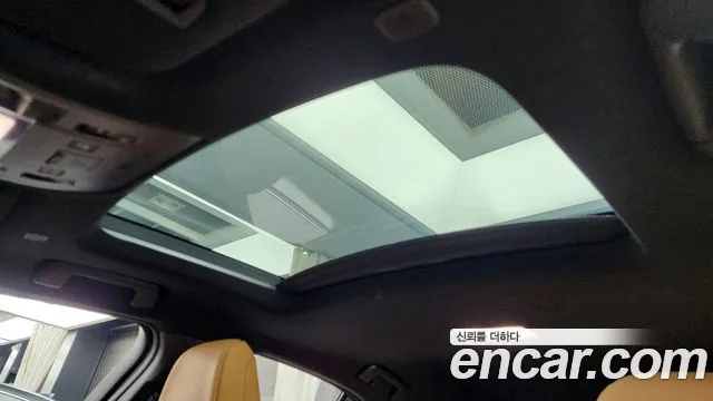 Lexus UX 2023