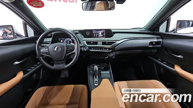 Lexus UX 2022