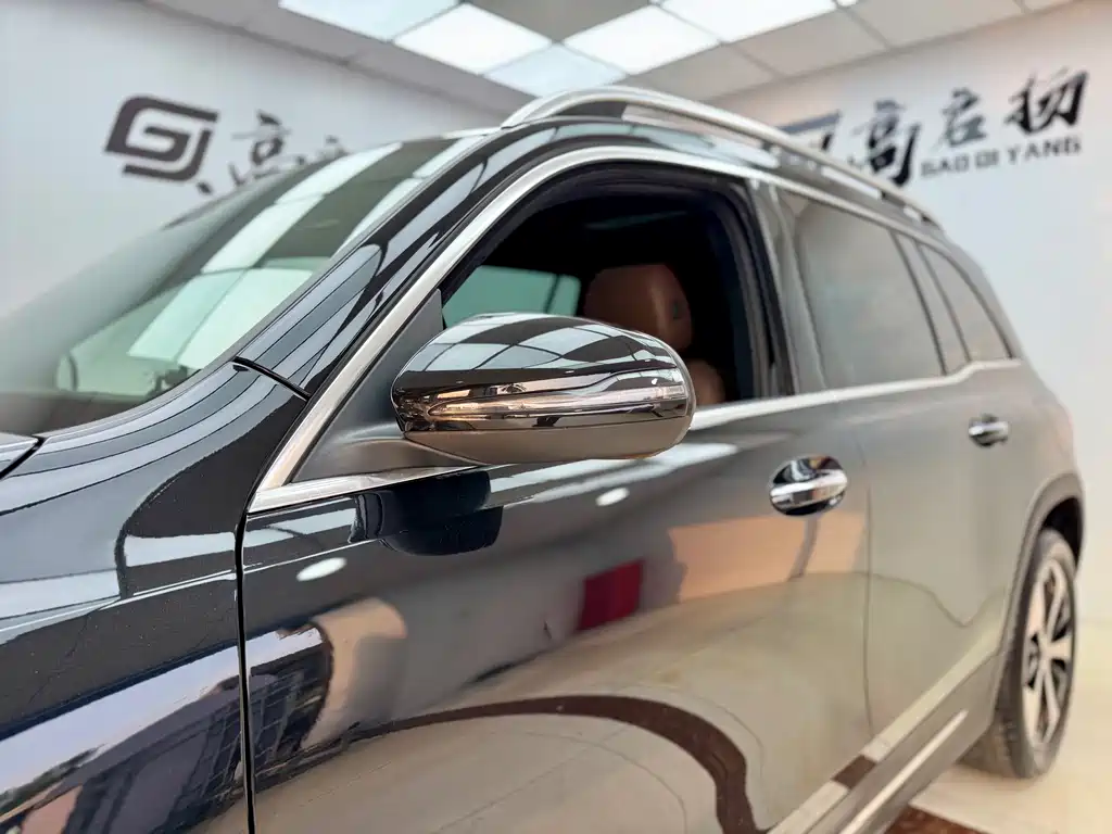 Mercedes-Benz GLB 2023