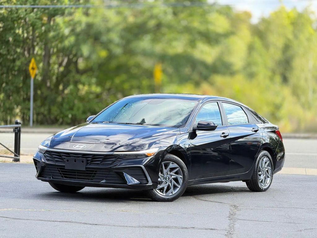 Hyundai Elantra 2024