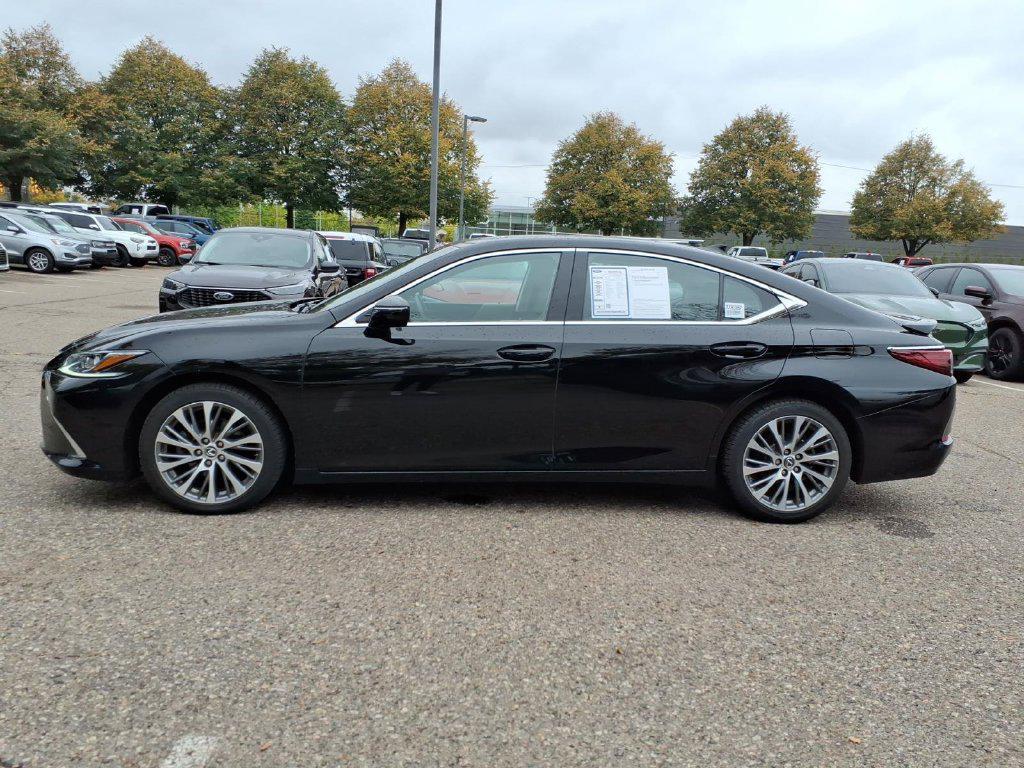 Lexus ES 2021