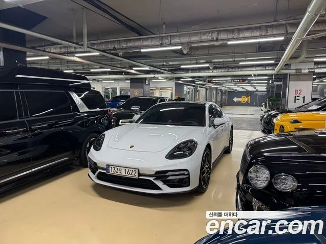 Porsche Panamera 2023