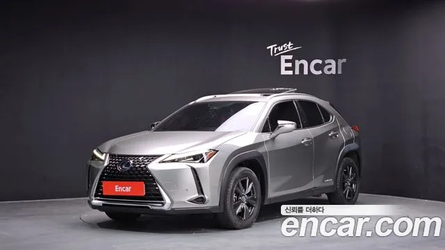 Lexus UX 2021