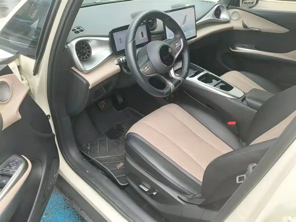 BYD Dolphin 2025