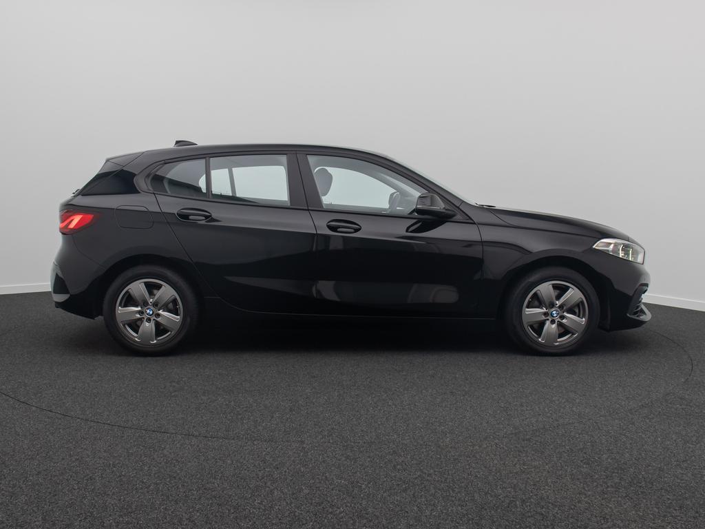 BMW 118 2024
