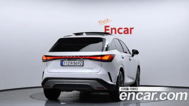 Lexus RX 2023