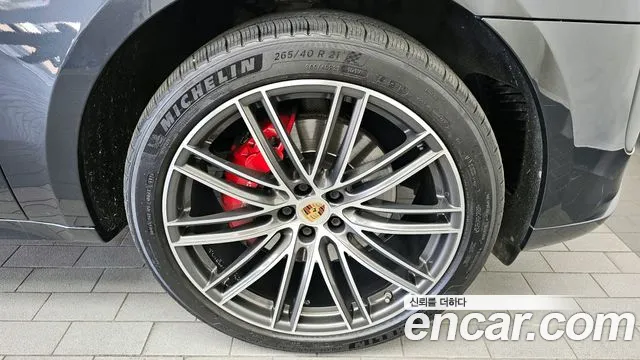 Porsche Macan 2021