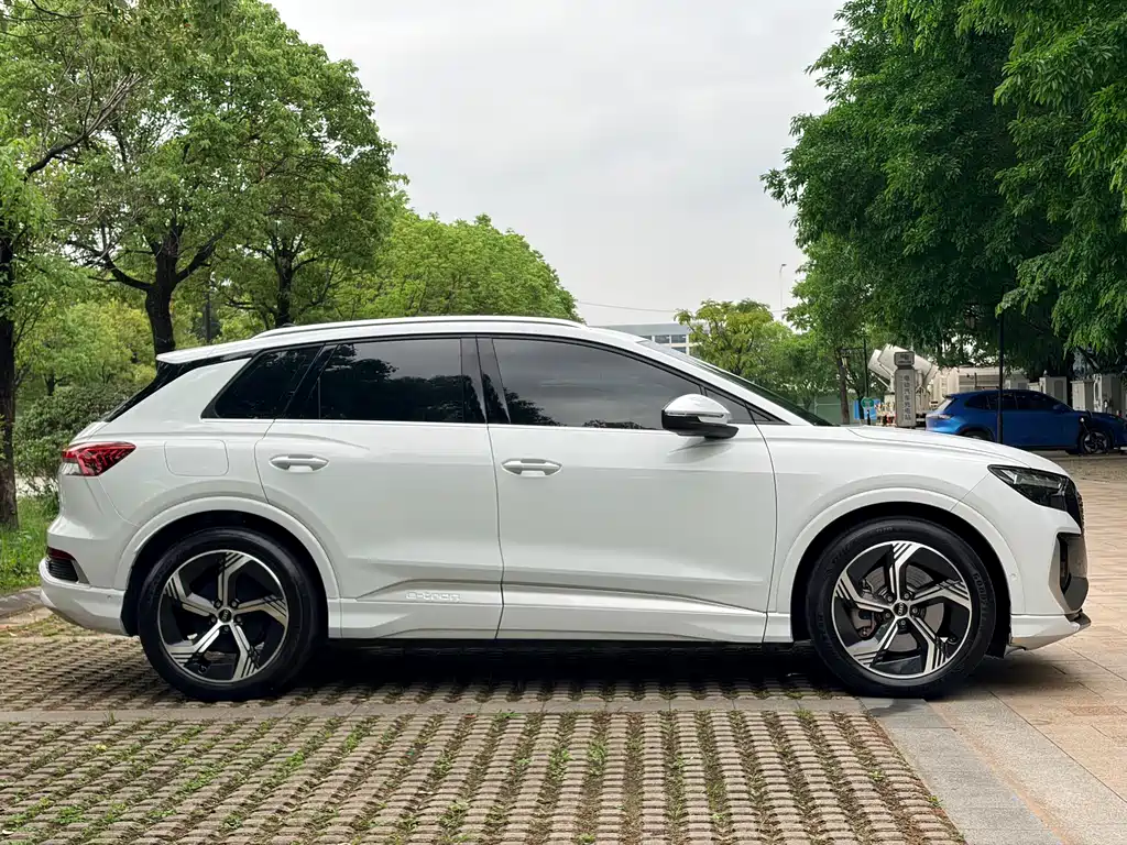 Audi Q4 e-tron 2023