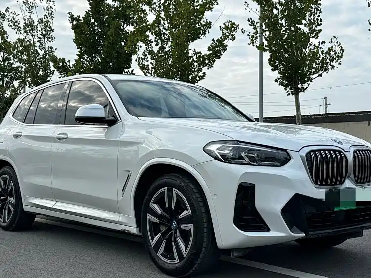 BMW iX3 2024