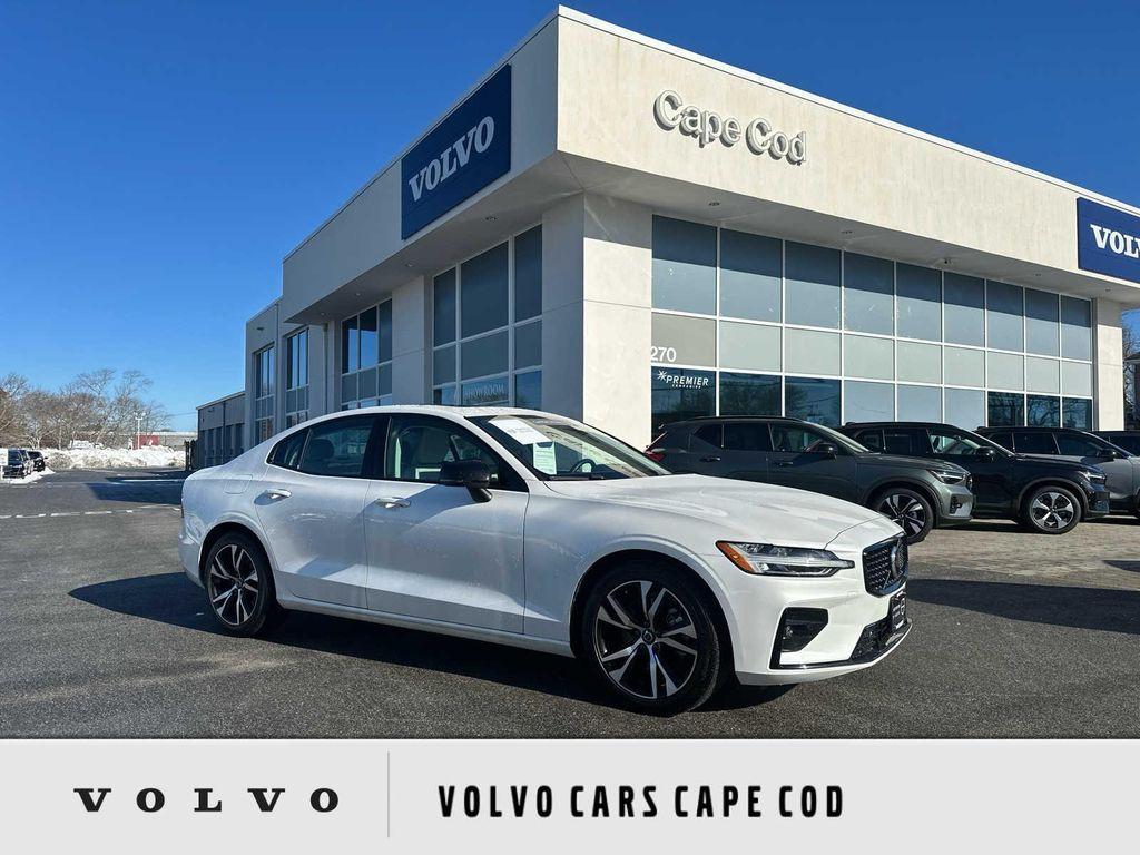 Volvo S60 2025