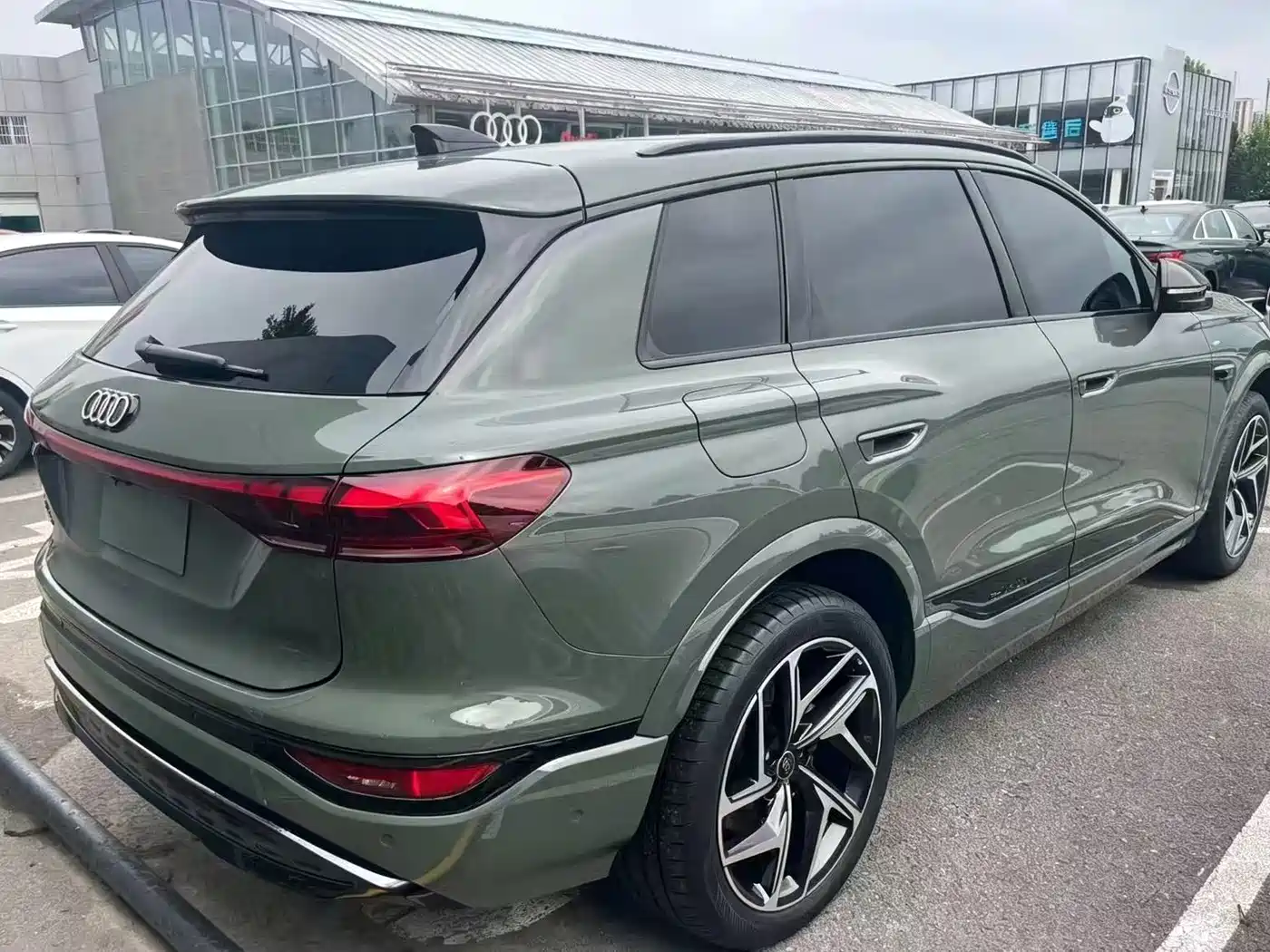 Audi e-tron 2025