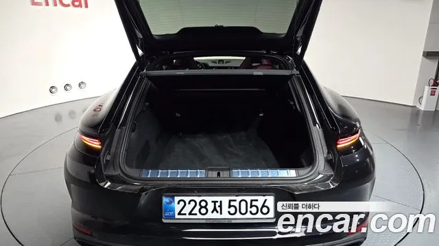 Porsche Panamera 2025