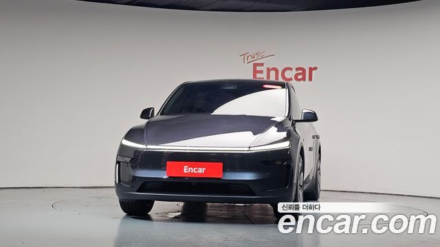 Tesla Model Y 2025