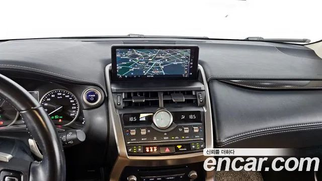 Lexus NX 2020