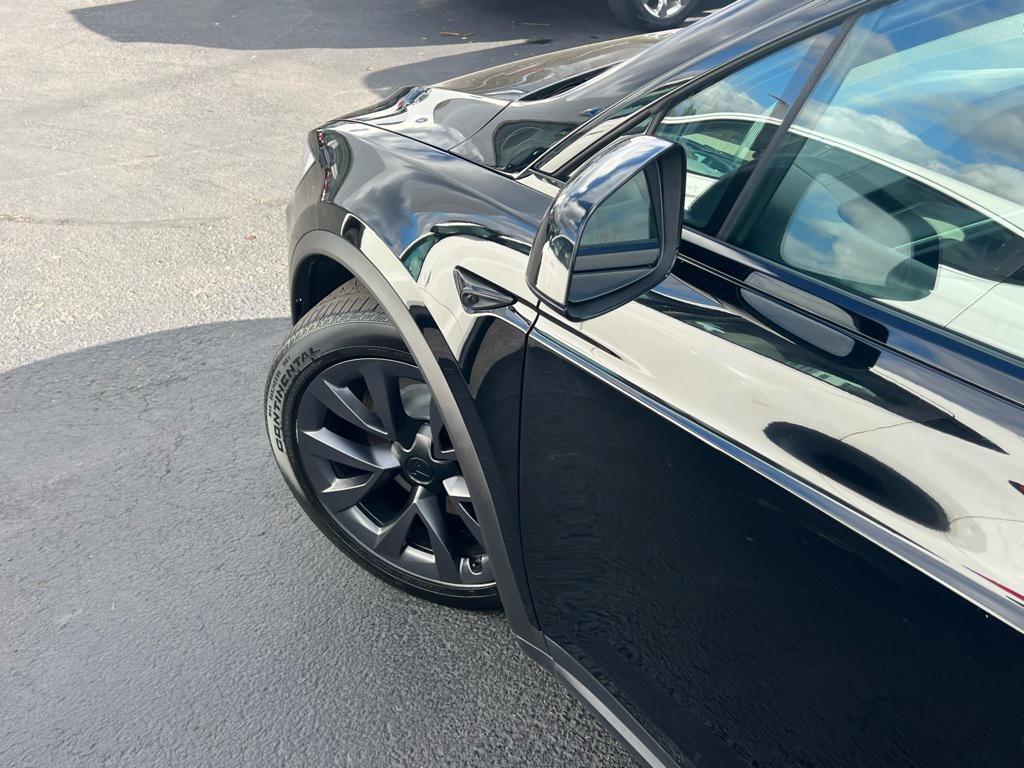 Tesla Model X 2024