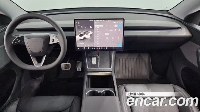 Tesla Model Y 2025
