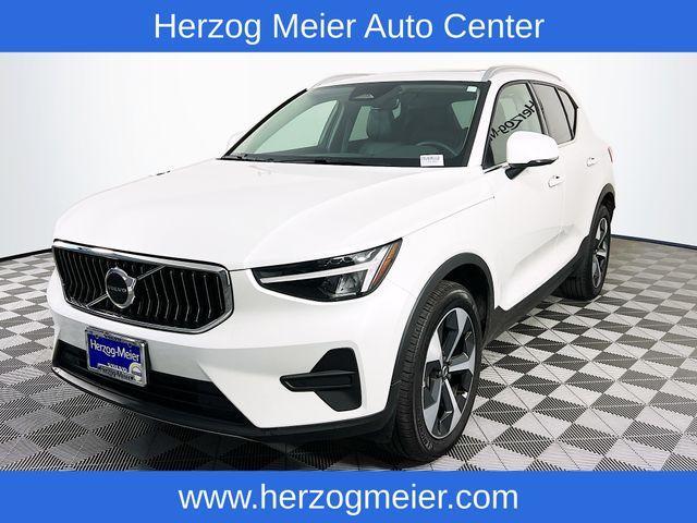 Volvo XC40 2025