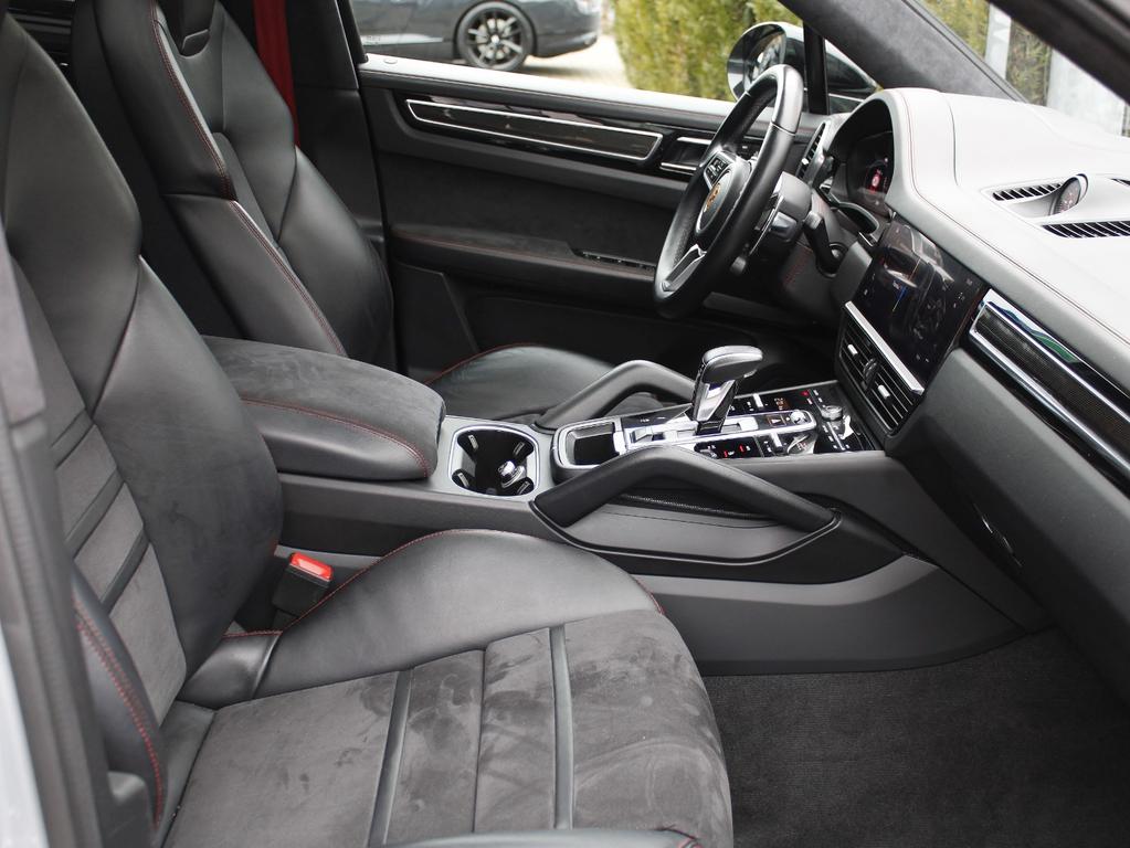 Porsche Cayenne 2021