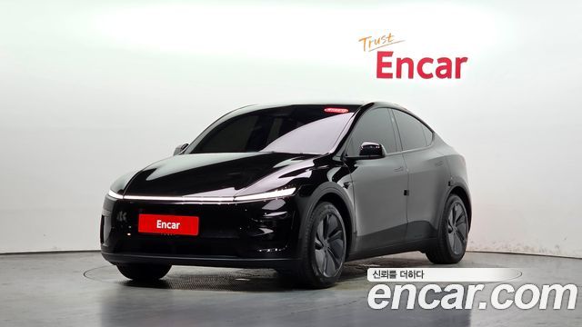 Tesla Model Y 2025