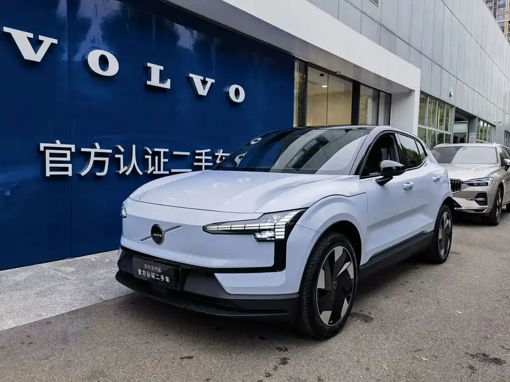 Volvo EX30 2024