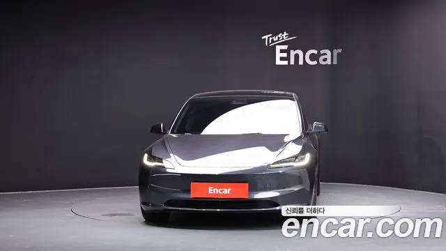 Tesla Model 3 2025