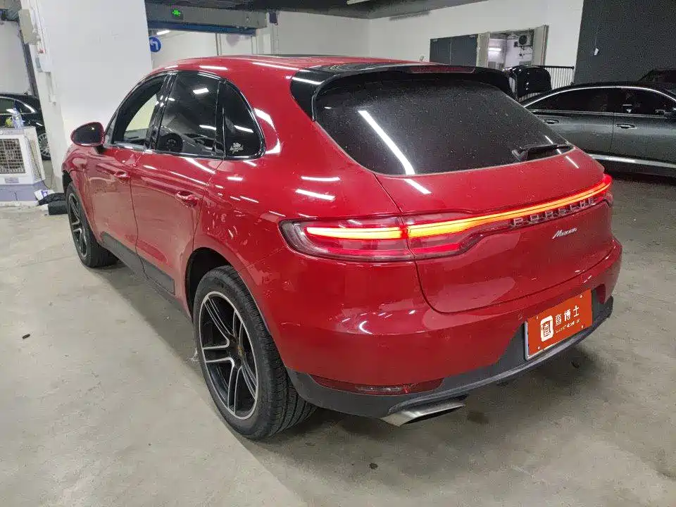 Porsche Macan 2021