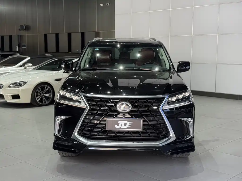 Lexus LX 2022