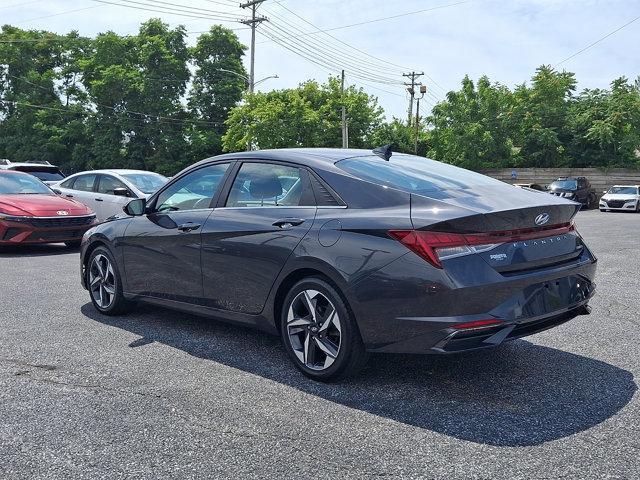 Hyundai Elantra 2022