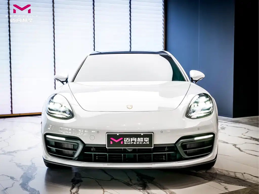 Porsche Panamera 2023