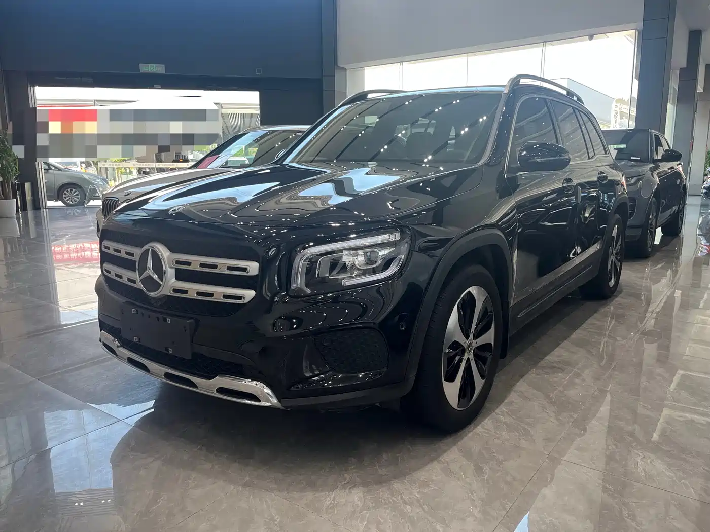Mercedes-Benz GLB 2023