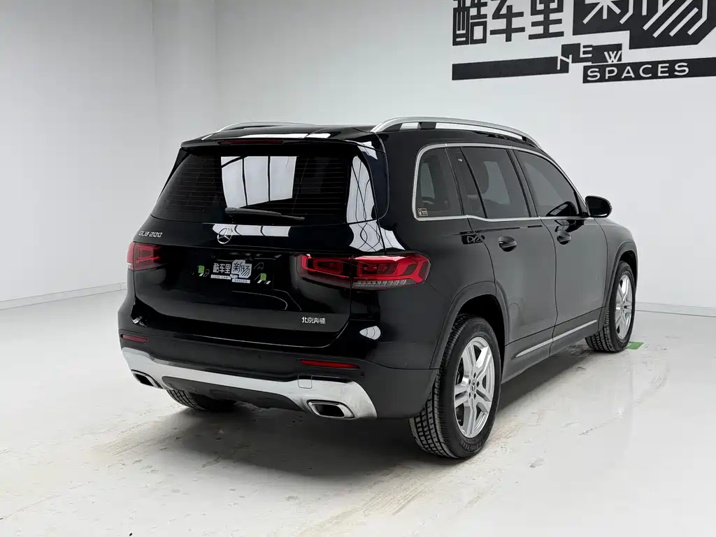 Mercedes-Benz GLB 2023