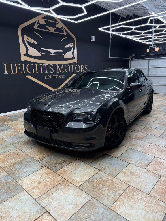 Chrysler 300 2023