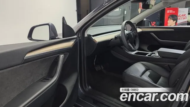 Tesla Model Y 2023