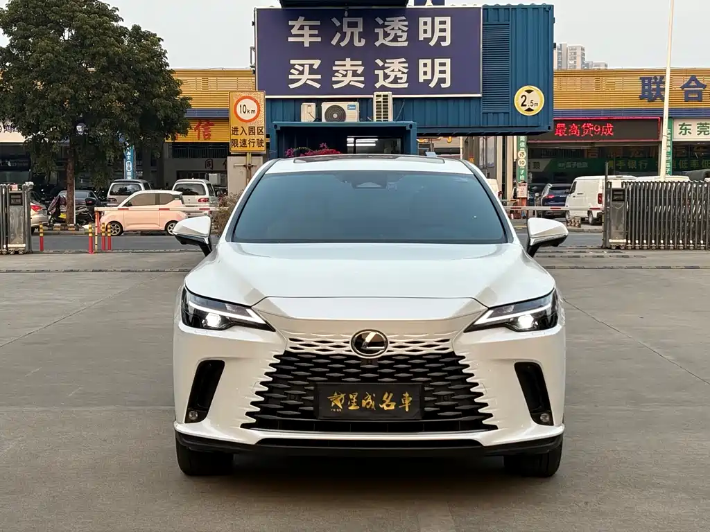 Lexus RX 2025