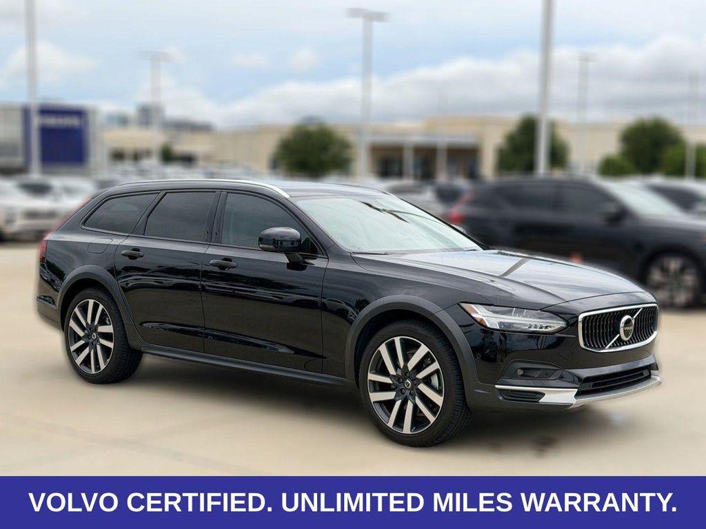 Volvo V90 Cross Country 2025