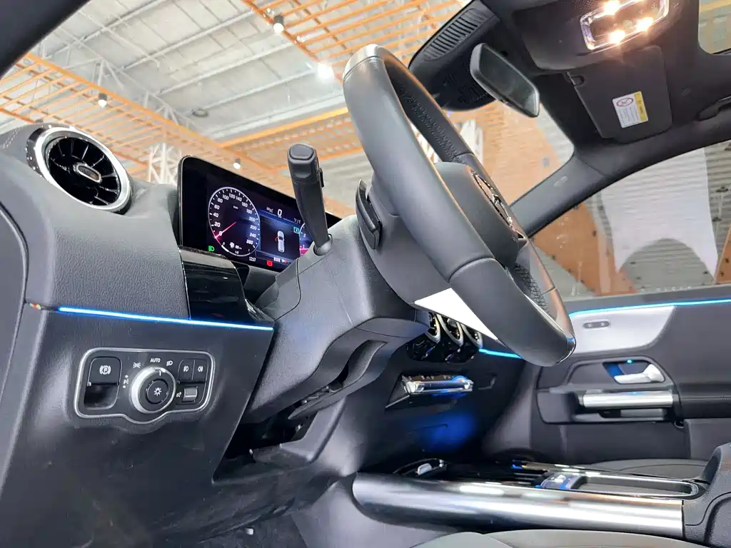 Mercedes-Benz GLA 2025