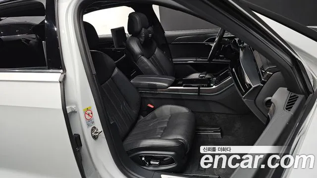 Audi A8 2022