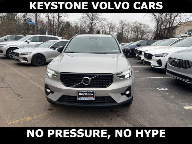 Volvo XC40 2025