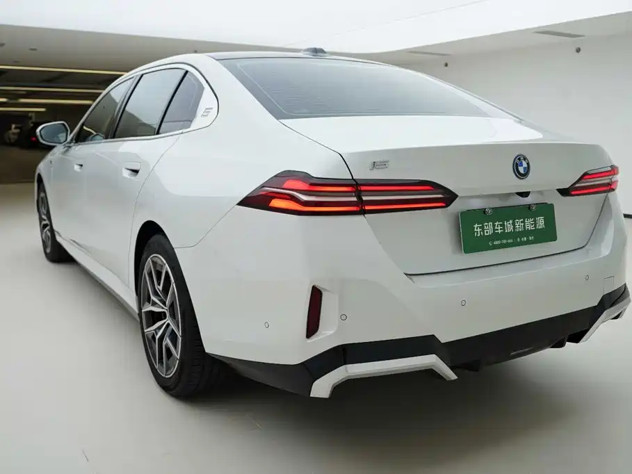 BMW i5 2024