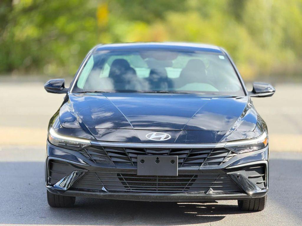 Hyundai Elantra 2024