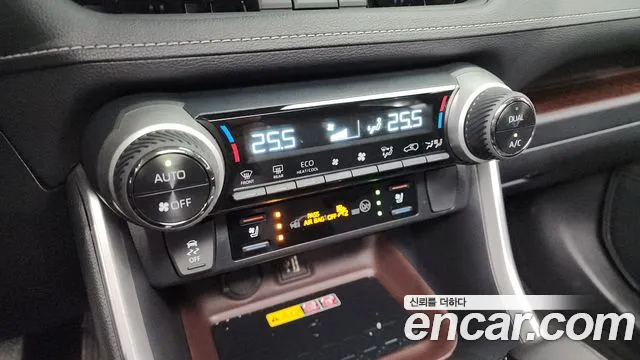 Toyota RAV4 2025